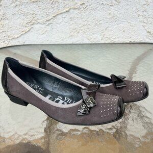 Un Tour En Ville Dark Grey Suede/Espresso Patent Leather Square Toe Slip On Shoe
